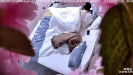 2024-2-8新流出酒店高清偷拍精品 颜值女主播下播后约会榜一大哥被狂干两小时