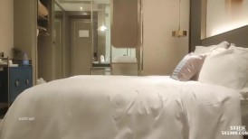漂亮少妇姐姐 大奶子小翘臀 被各种姿势输出操到高潮