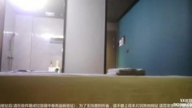 【凯迪拉克探花】，按摩店里春光不断叫俩妹子，陪洗按摩口交，疯狂试图脱衣服 (2)