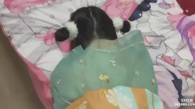 稚嫩邻家少女穿上汉服裙 主动翘起小屁屁让爸爸小骚穴 谁不喜欢这么主动的小骚母狗呢？