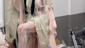 小仙女姐姐优雅汉服莲生万物 全程lo鞋站立后入小骚穴 平时乖巧的小妹妹，调教起来也是条小母狗1