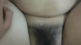 巨乳良家熟女人妻 身材丰腴 逼毛浓密 在家被无套输出 这沉甸甸的浑圆大奶子真诱惑