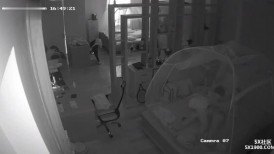 黑客破解家庭网络摄像头偷拍 又一甜姐儿与男友性爱视频外泄2