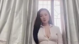 奢香夫人 · 静静小姐 170OL御姐，寂寞自己玩自己，自慰搞得淫穴湿哒哒