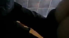 餐厅女厕全景偷拍多位极品少妇撅着屁股尿尿 角度刚刚好拍到(2)