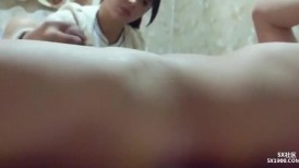 城中村吃快餐 你毛好少 操有几分姿色的牛仔裤小少妇 扒了裤子就开车