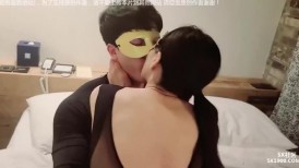 高质量黑丝高跟情侣，OF私拍 骚浪黑丝被健身房教练被大力猛夯套子都弄破了1