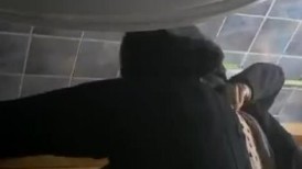 餐厅女厕全景偷拍几个撅着屁屁嘘嘘的美少妇角度刚刚好2