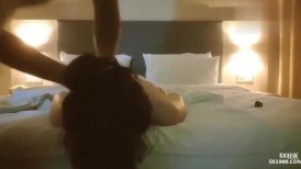 【老中医SPA美少妇酒店找男技师】一步步试探按摩阴蒂，从抗拒到享受，寂寞女人享受到了高潮
