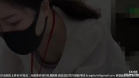 猥琐大叔上下其手偷拍漂亮美女销售的奶子和裙底