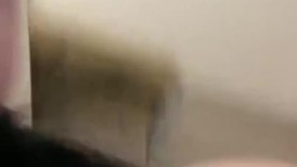 清纯尤物美少女！超嫩新人下海！强烈要求大秀，拿出震动棒插穴，多毛嫩穴紧致，没电了手动上