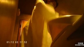 厕拍大神潜入首尔某 高档西餐厅女厕放设备后拍气质少妇白领小姐姐尿尿