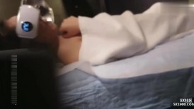 【推油少年女子私密SPA】“夹住哦！”职业装少妇被男技师引导锻炼下体肌肉，不停扣逼高潮呻吟身体抖动