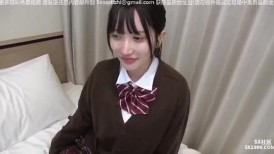 巨乳校服美眉吃鸡乳交 大奶子大乳晕 小穴舔的淫水泛滥 被大鸡吧无套中出 内射