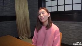 漂亮大奶美女69吃鸡啪啪 皮肤白皙 有点害羞满脸绯红 小穴舔的淫水泛滥 被猛力输出 奶子哗哗爽叫不停