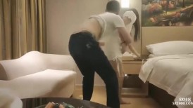 漂亮美女 你咋老出不来 无套不行 爆菊花 太大了小给你戳戳 骚逼抠的求操逼毛茂密操的高潮迭起抽搐