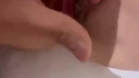 青春美眉吃鸡啪啪 是不是骚货 骚逼好紧 啊啊顶到了 身材苗条 鲍鱼粉嫩 被大鸡吧无套输出 白浆四溢