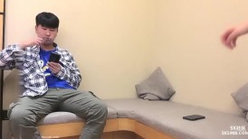 高价网约极品外围小姐姐 娇小玲珑美乳温柔 插的妹子直求饶