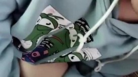 小姨子专业勾引陌生人，答应给学生买手办，听姐姐的话就给买，骚话超多！