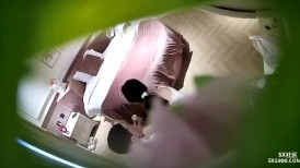 4-30新片速递酒店偷拍 大学生情侣开房初夜斯文眼镜学妹的害羞之旅