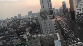 媚黑婊钦慕黑屌大神，爱舔鸡巴的亚裔姑娘在大黑屌上淫叫骑乘爽到下不来