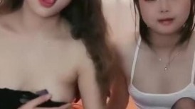 2024年4月，【纯情卡哇伊】，幼齿姐妹初下海，双飞大屌，舌吻，淫乱指数爆表，轮番被操好刺激