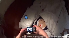 邪恶三人组下药迷翻联通公司的美女客服 带回酒店各种姿势三人轮流啪啪1