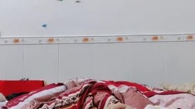 超嫩大奶美少女，和小男友出租屋操逼，情趣装黑丝，自摸肥穴好想要，骑乘位，疯狂抽插美臀