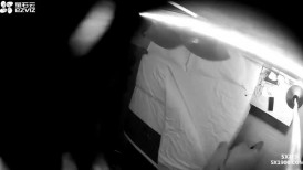 《萤石云破解》眼镜领导带着丰满的女下属酒店开房啪啪
