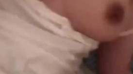 《台湾情侣泄密》大奶美女和男友之间的私密被曝光
