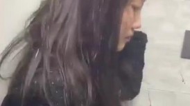 【某某门事件】第147弹 霸凌几时休 南宁台球厅摆球小妹被骗到酒店 扒光衣服疯狂暴打