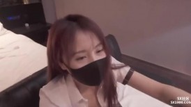 旅行中邂逅身材一级棒的花季美少女 又纯又欲小闷骚型小可爱 极品蜜桃小丰臀紧实又翘挺，嘴里喊着不要 身体却很诚实