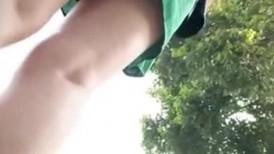 牛B大神路边小店抄底大长腿少妇 竟然没穿内裤镜头都差点贴到她的B上去了