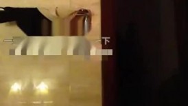 极品泄密视频，稀有资源！超级无敌骚货少妇 让四眼插进去了用逼夹住鸡巴，好紧啊 四眼差点就射了，高级技能-少妇夹四眼