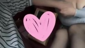 【美杜莎保时捷车上凌辱露出车震】黑丝长腿骚货，套房过道里对着镜子插入