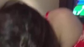 高价收录的极品泄密视频，稀有资源！超级无敌骚货少妇 让四眼插进去了用逼夹住鸡巴，好紧啊 四眼差点就射了，高级技能