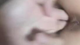 《百度云泄密》极品大长腿女模特的鲍鱼让富二代男友又抠又挖又掰差点给玩坏掉了