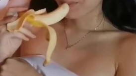 《百度云泄密》新婚人妻与其他男人偷情被老公发现愤而曝光1