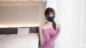 极品白虎网红小姐姐NANA 裸色高跟鞋加肉丝加紫色包臀裙的试穿展示 私信会员视频黑丝