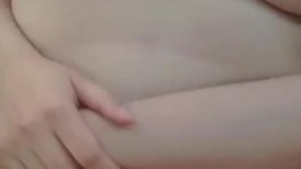 小公寓猛操白嫩的D奶小女友 很害羞不让拍 完美露脸