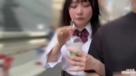 FC2 4465471 【特别出场】「终于找到了合法的巨乳女孩！！我尽情地插入我最喜欢的女孩，并让她第一次射精。-1