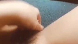 《台湾情侣泄密》冒充假经纪人忽悠漂亮学妹 脱光了看鲍鱼用按摩棒抠B (2)