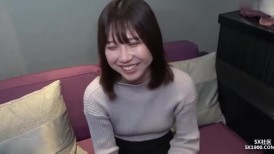 FC2 4465742 稍微朴素而严肃的女人\.Ko.Ayumi-chan♡她长长的美腿和健康圆润的屁股很有吸引力♡她失去了生鸡巴的快感，在阴道高潮和抽搐后最终中了体内射精......