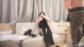 顶级极品气质御姐男人看了就顶不住想狠狠插她，软软好身材 扶着鸡巴深深吞吐进出，好销魂 啪啪猛操喘息【水印】