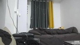 黑丝短发美眉 爸爸好舒服 啊啊不行了被操死了 身材苗条吃鸡足交 在家被肌肉小哥哥无套输出 爽叫不停 内射