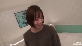 FC2 4480369 突然美人妻から「旦那とのセックスレスに耐えられず、応募しました♡」と連絡がありました。久しぶりに旦那以外の中出し♡【無】