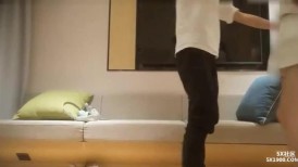 极品气质女神 白衣丰腴高颜值，浓密逼毛黑黝黝旺盛看的流口水情欲躁动，扣搓品尝啪啪抬着美腿啪啪狠狠冲撞