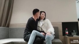 高颜小姐姐 我不喜欢可以了不要了 身材高挑大长腿性格温柔 深喉吃鸡粉穴被大哥又抠又舔受不了 操的爽叫连连