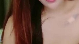 颜值不错的美女小少妇深夜发骚，黑丝诱惑，听狼友指挥各种骚浪动作展示，撅着屁股自慰逼逼，浪叫呻吟不止
