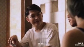 国产传媒之主管的淫威揉著我老婆的大奶